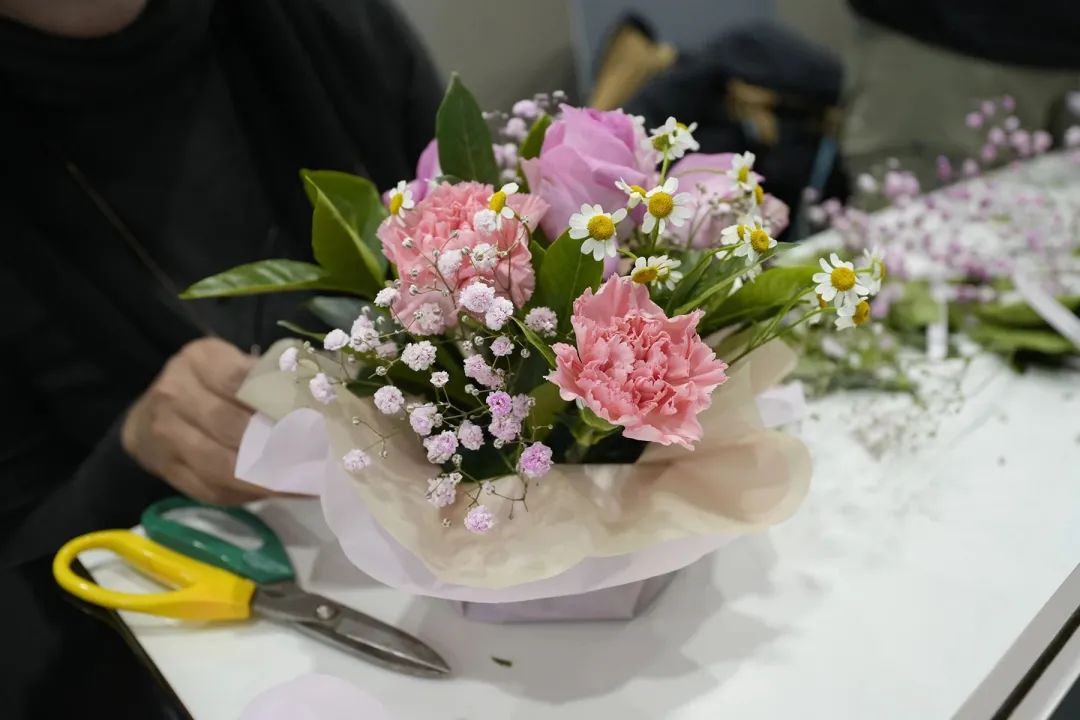以花为名，感恩有礼 | 在这个冬日，来赴一场花艺之约！