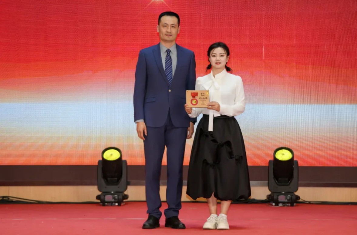 抓存促增 固基拓新丨靓美口腔医疗集团2025迎新颁奖晚会回顾